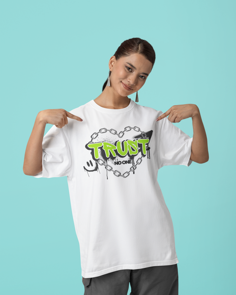 Tee shirt streetwear femme Trust no one