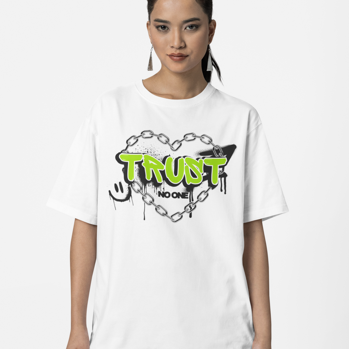 Tee shirt streetwear femme Trust no one