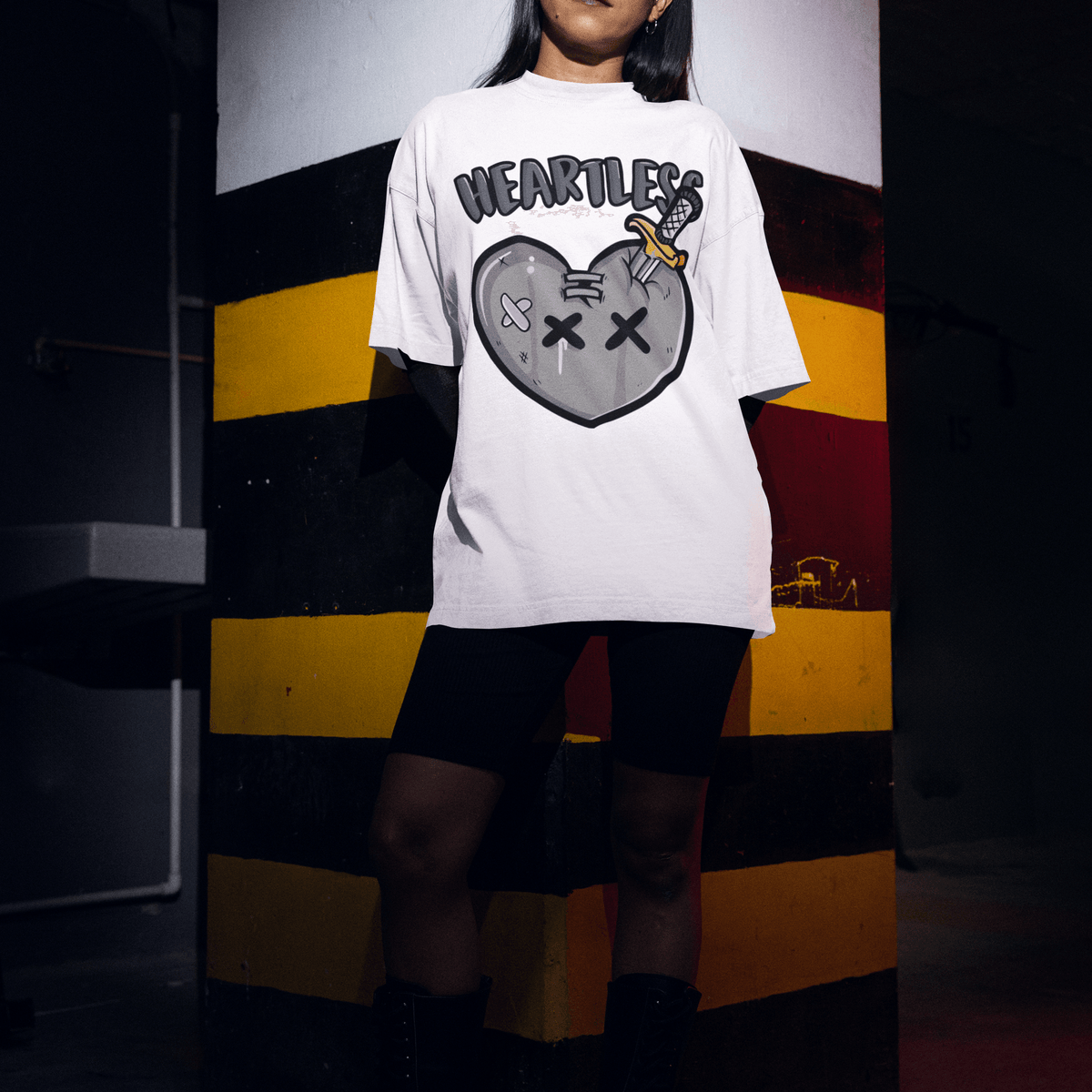 Tee shirt streetwear femme HEARTLESS